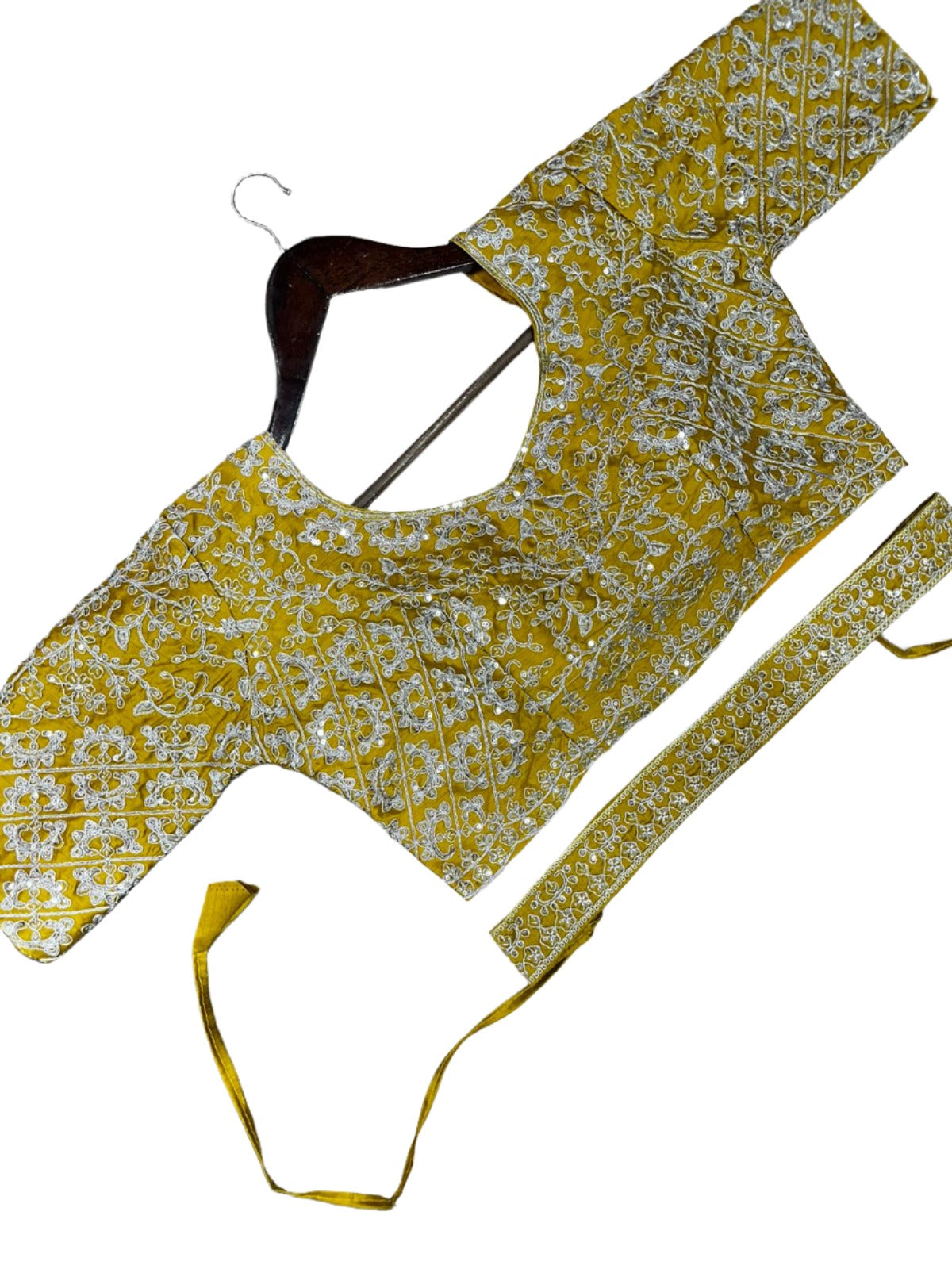 Ready To Wear Saree With Stitched Blouse In Germany