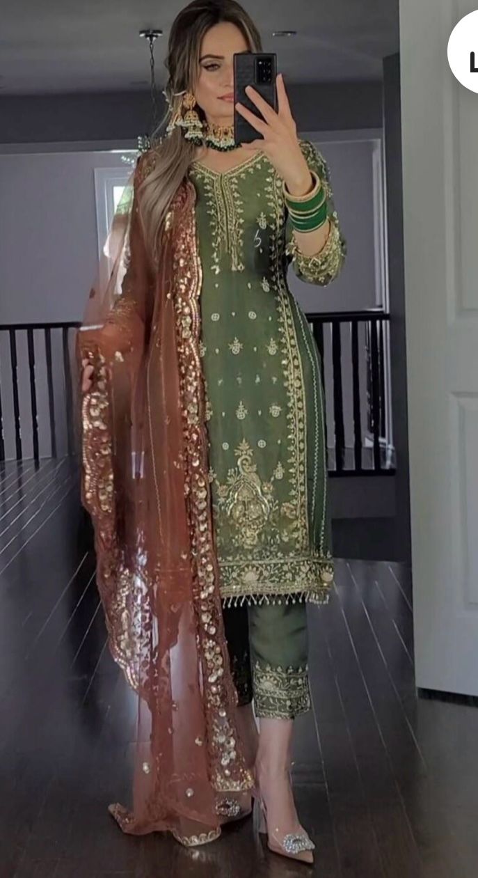 Punjabi Outfit In Germany