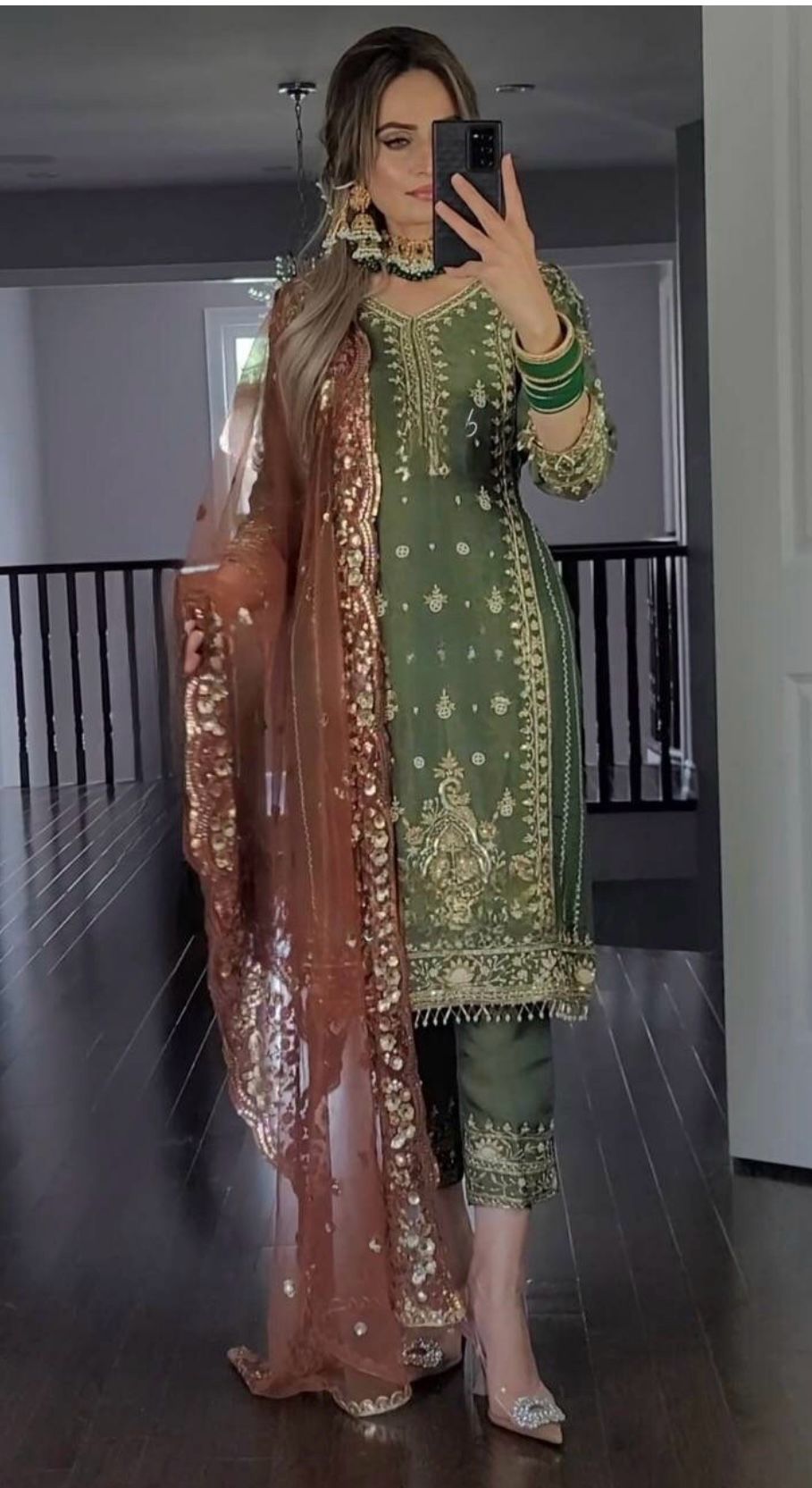 Punjabi Outfit In Germany
