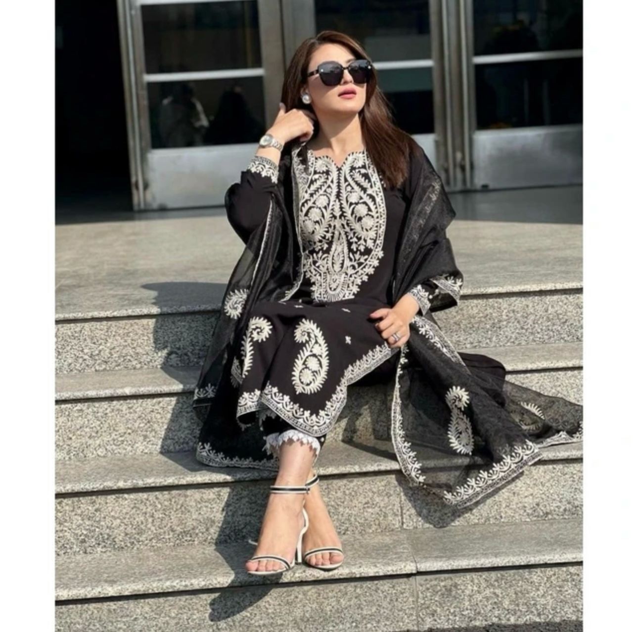 Pakistani salwar kameez
