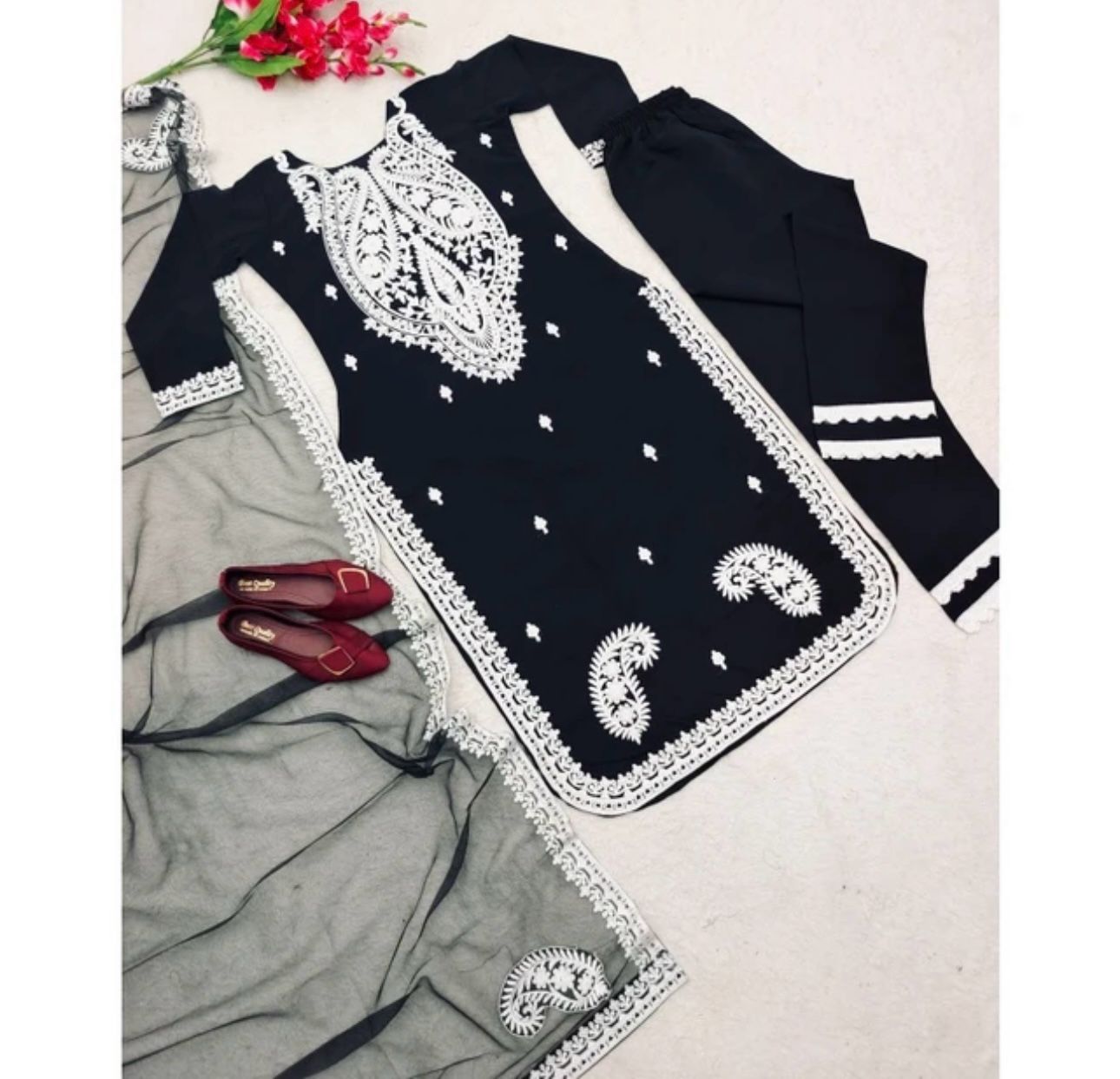 Pakistani salwar kameez