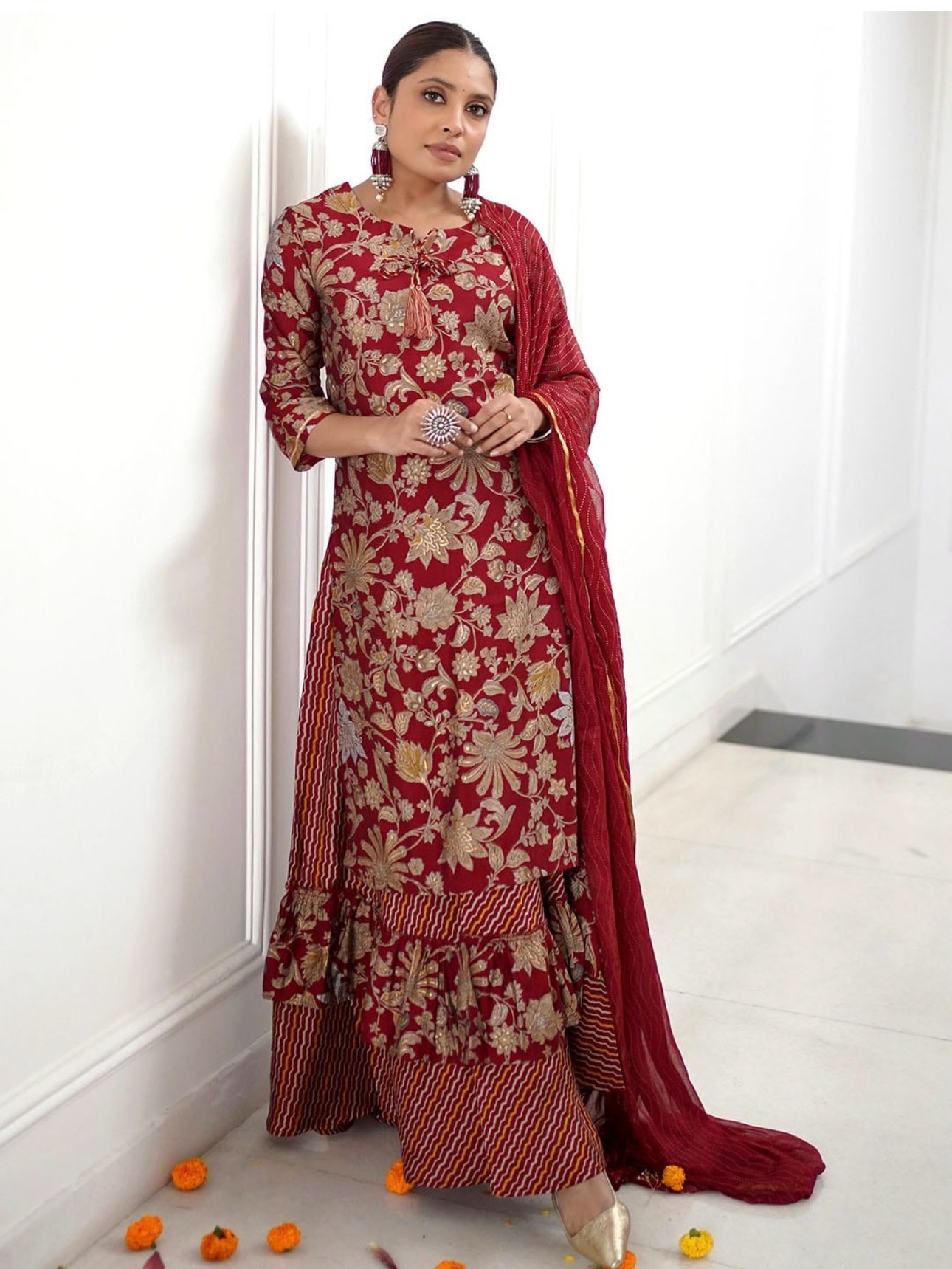 Women Floral Printed Regular Mukaish Kurta with Skirt & With Dupatta
