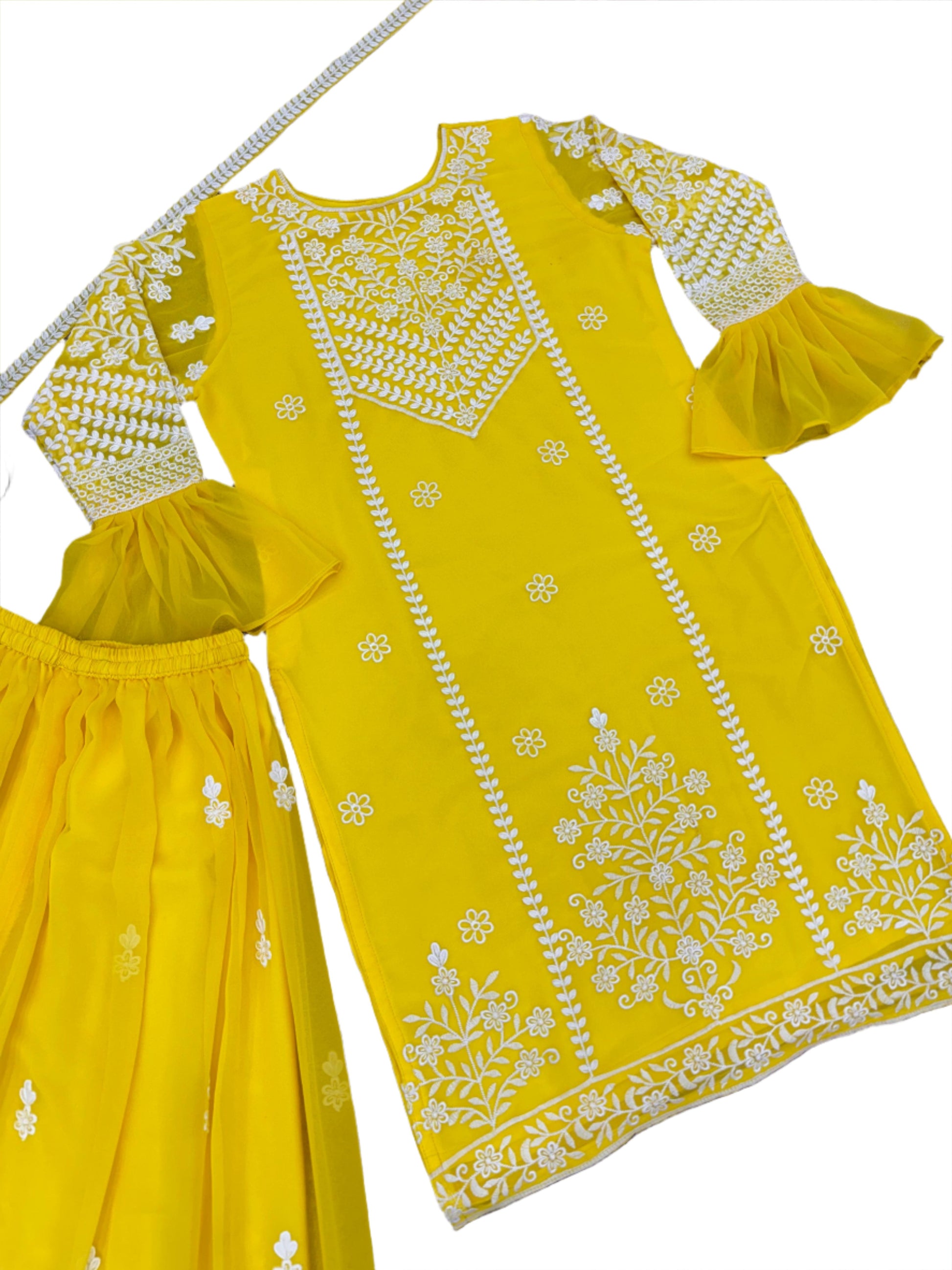 Heavy Embroidery Thread Work Outfit In Germany