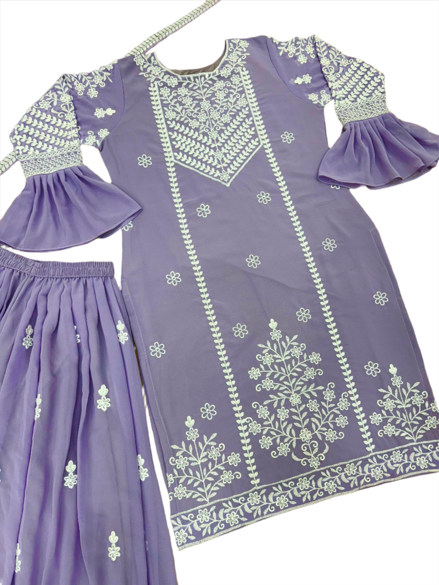 Heavy Embroidery Thread Work Outfit In Germany