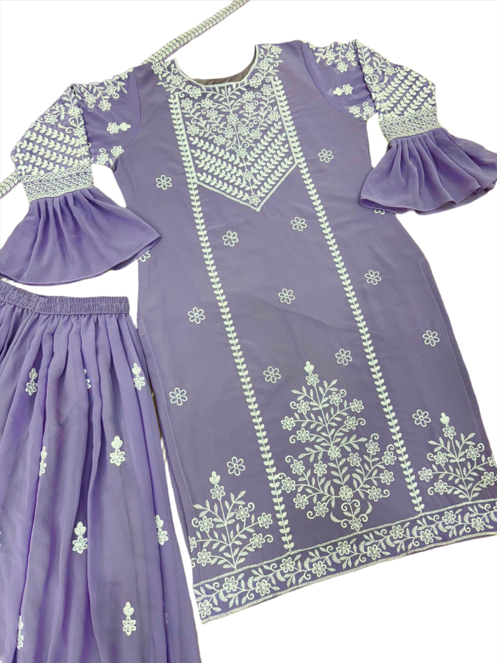 Heavy Embroidery Thread Work Outfit In Germany