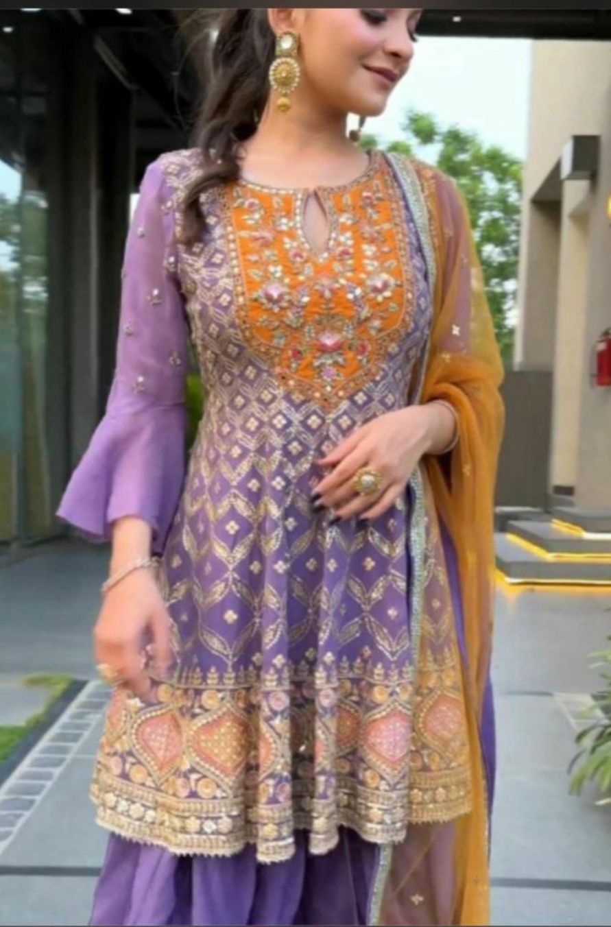 Neues Designer-Party-Look-Top, Dhoti Salwar und Dupattaa