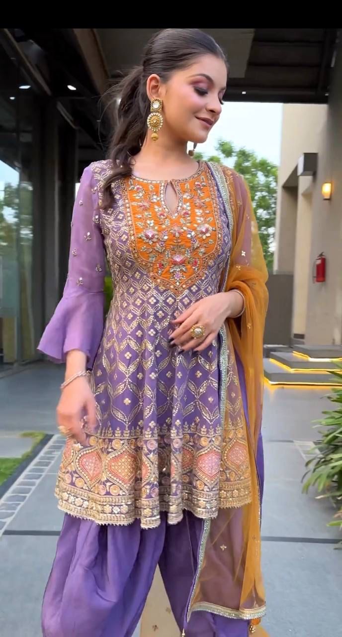 Neues Designer-Party-Look-Top, Dhoti Salwar und Dupattaa