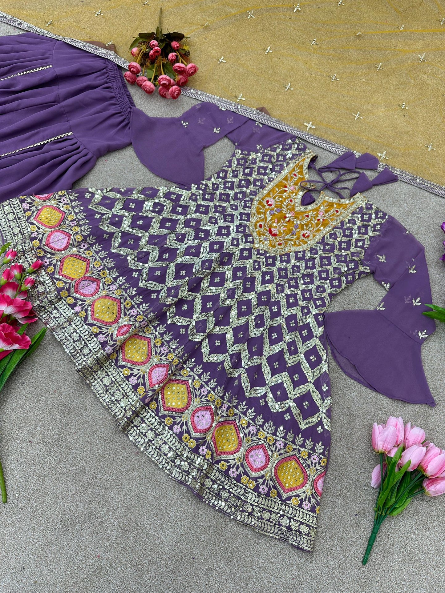 Neues Designer-Party-Look-Top, Dhoti Salwar und Dupattaa
