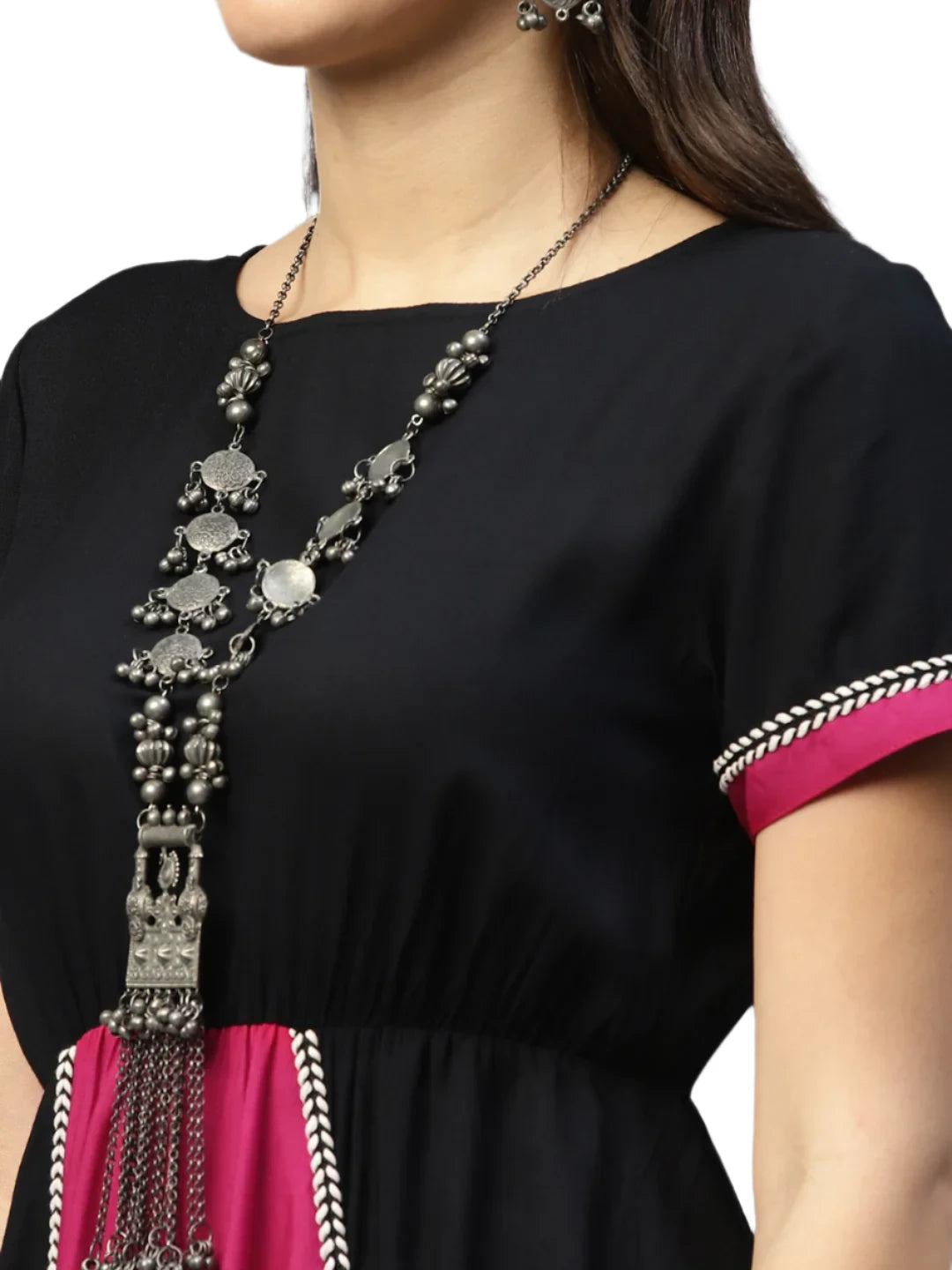 Black With Magenta Colour Blocked Women Maxi in Berlin