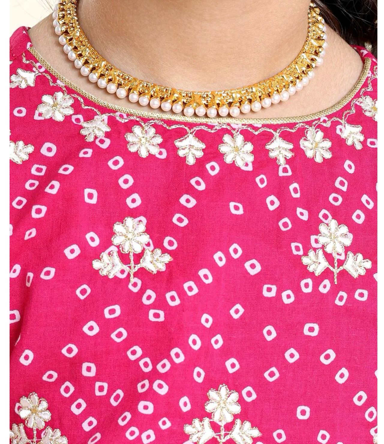 Short Sleeves Choli Lehenga Jari Border Dupatta Bandhani Print