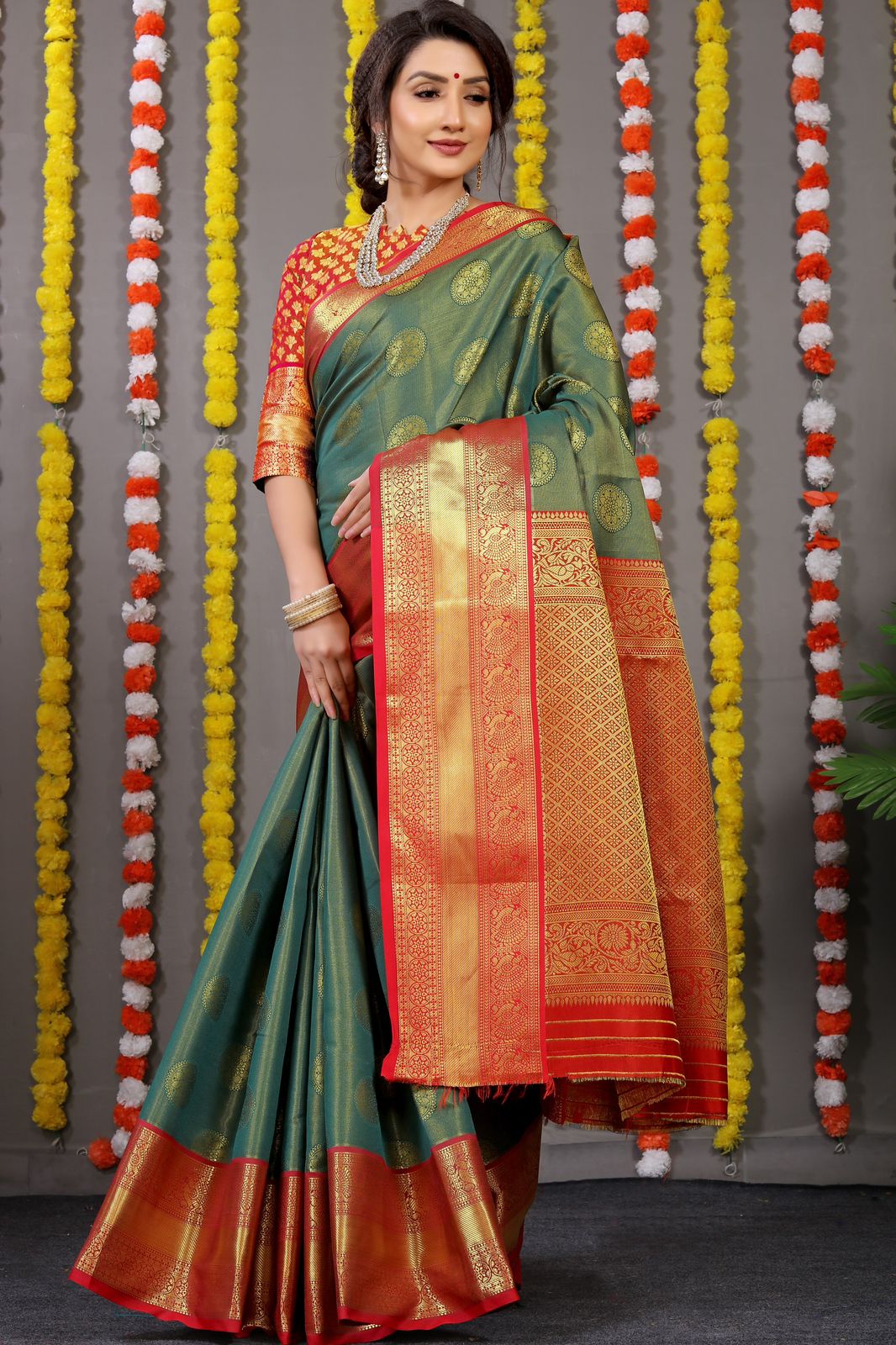 Kanchipuram Handloom Weaving Silk Saree