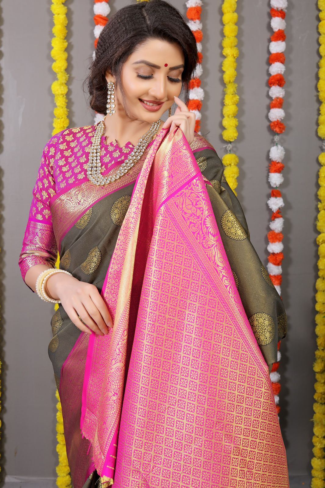 Kanchipuram Handloom Weaving Silk Saree