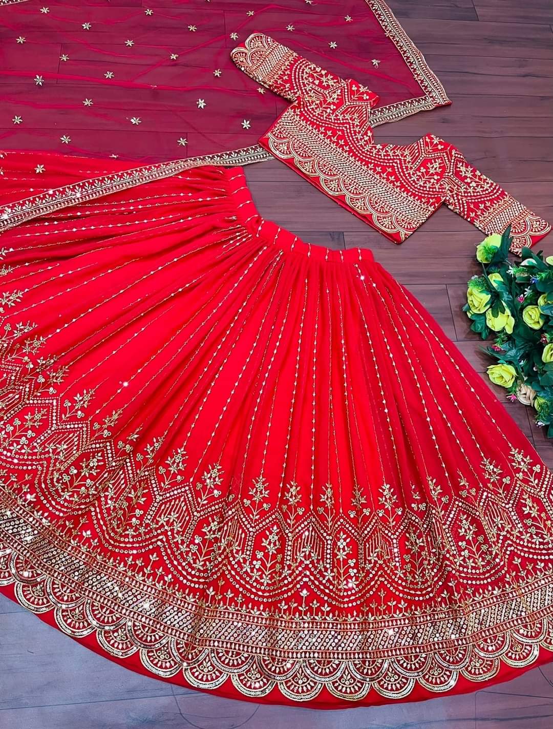 Neue Đěsigner-Sequenz Lehenga -Choli mit Dupatta