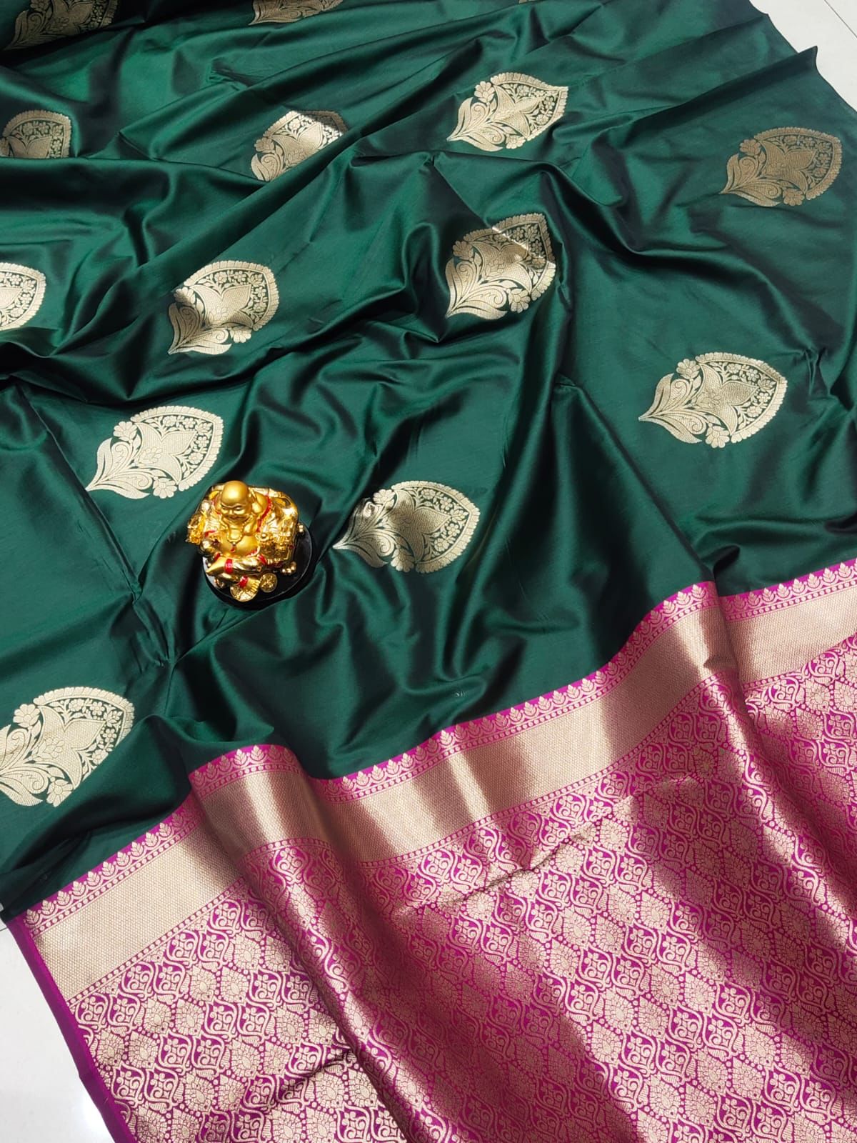 SILK WITH WIVING GOLD ZARI