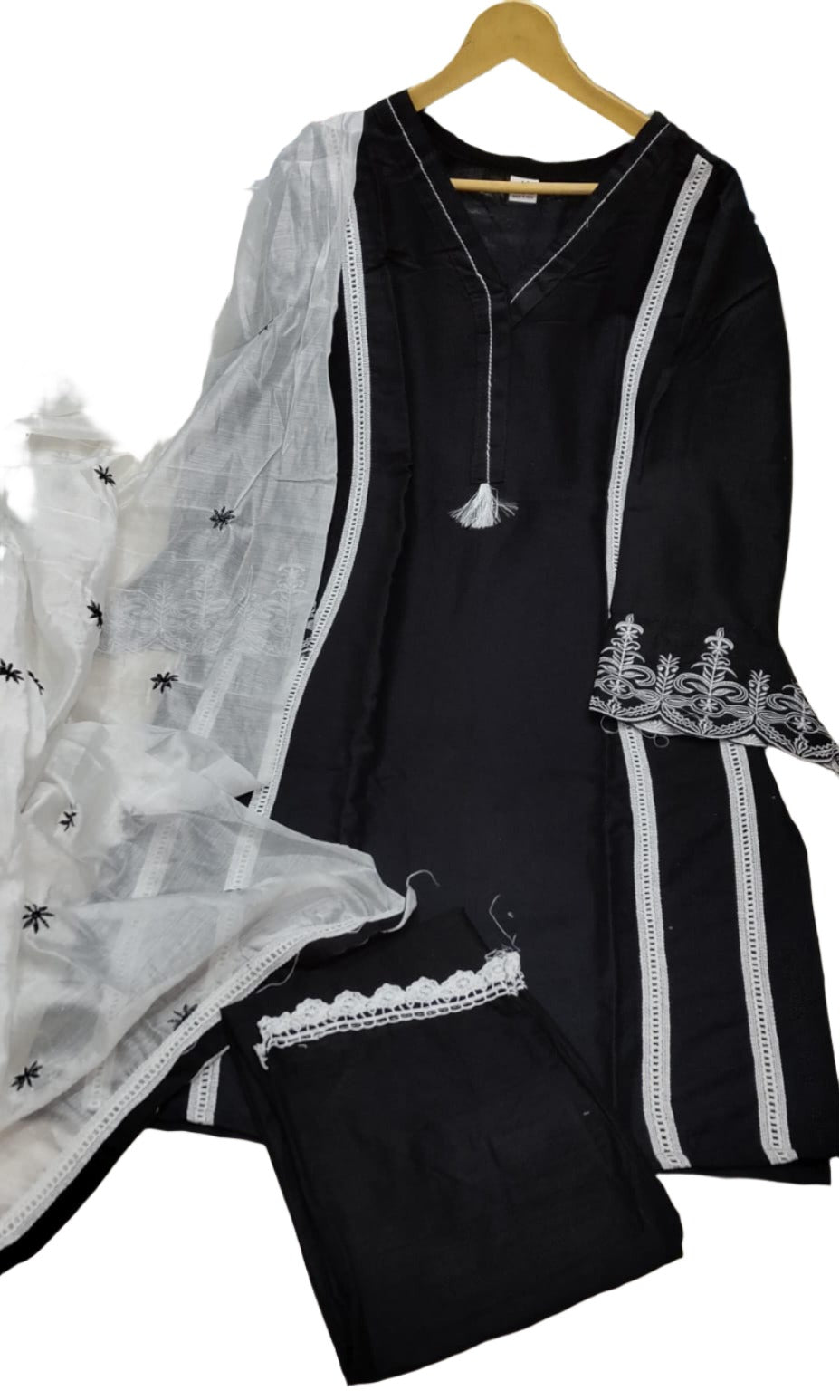 Kurta With Pant And Dupatta In Germany