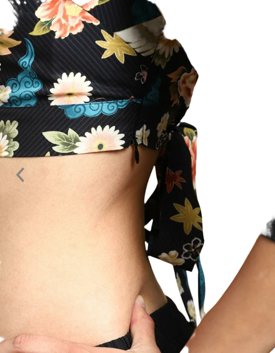 Schwarzes reguläres Oberteil mit Blumenmuster für Damen und Haremshose mit befestigter Dupatta