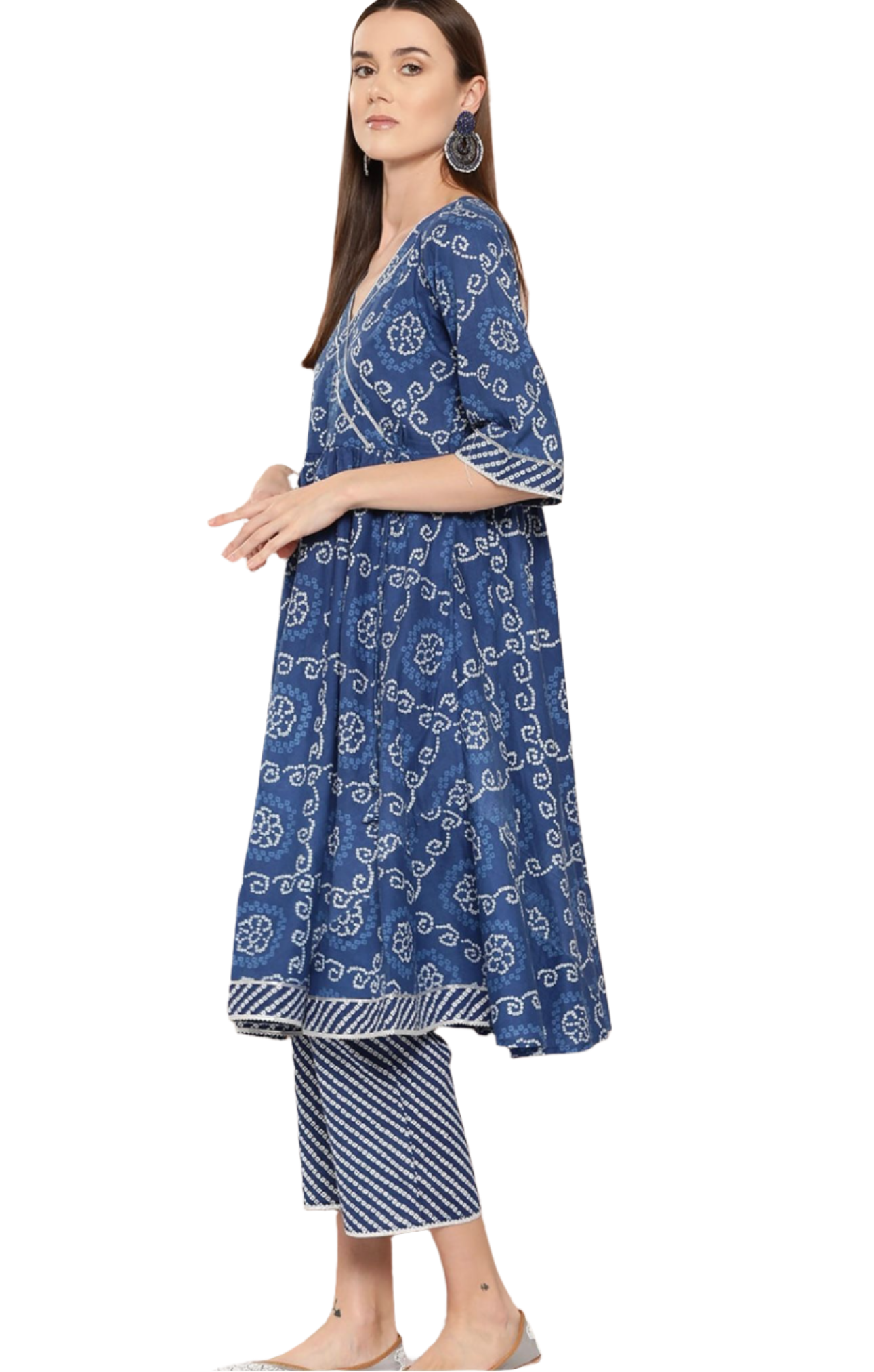 Anarkali-Outfit mit Bandhani-Print in Deutschland