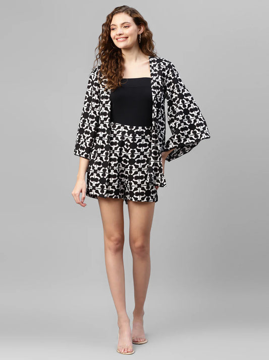 Geometrical Women Co-Ord Sets in Berlin