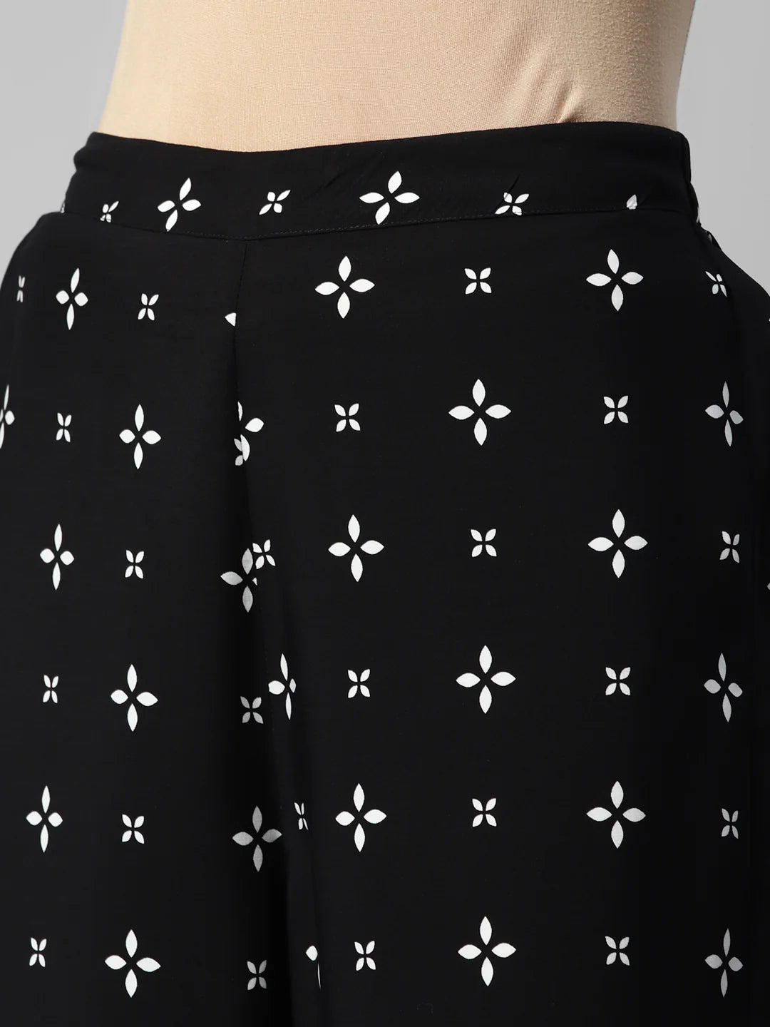 Black With Border Women's Co-Ord Set in Munich