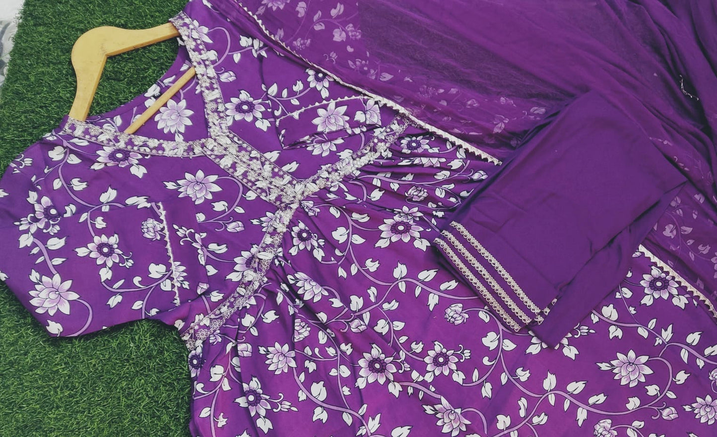 Aliya Cut kurti With Pant and Chiffon Dupatta In Germany