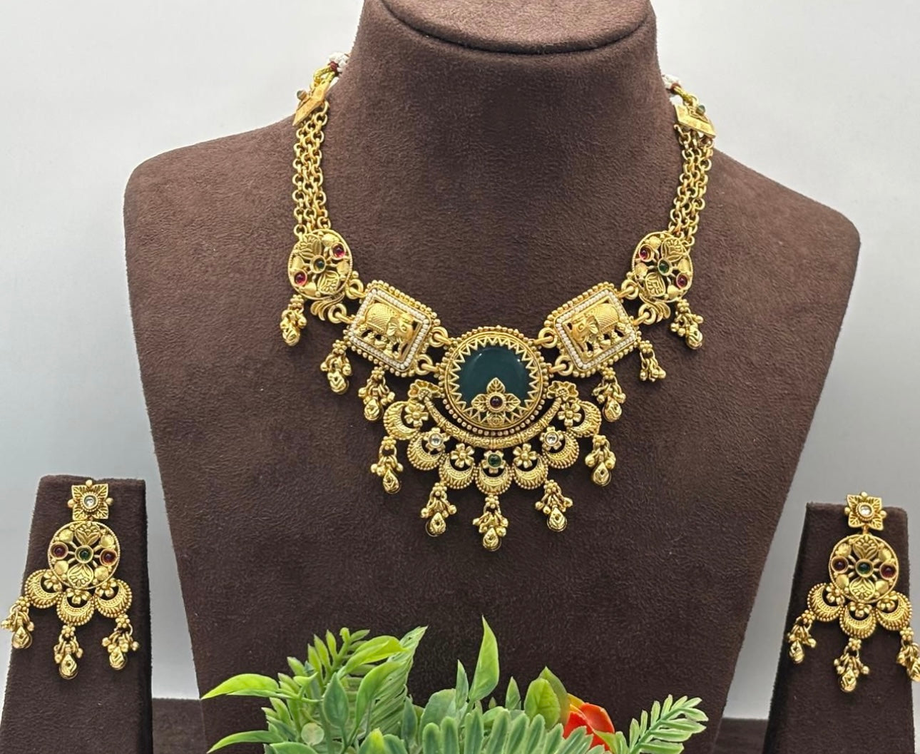 Traditional Antique Gold Plated Choker Jewelry Set for Women in Germany (Onam Special)