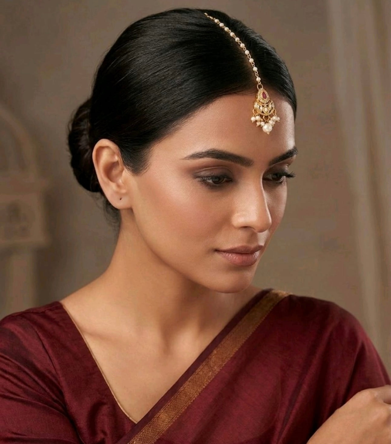 Gold-Plated Kundan Studded & Pearls Beaded Matha Tikka