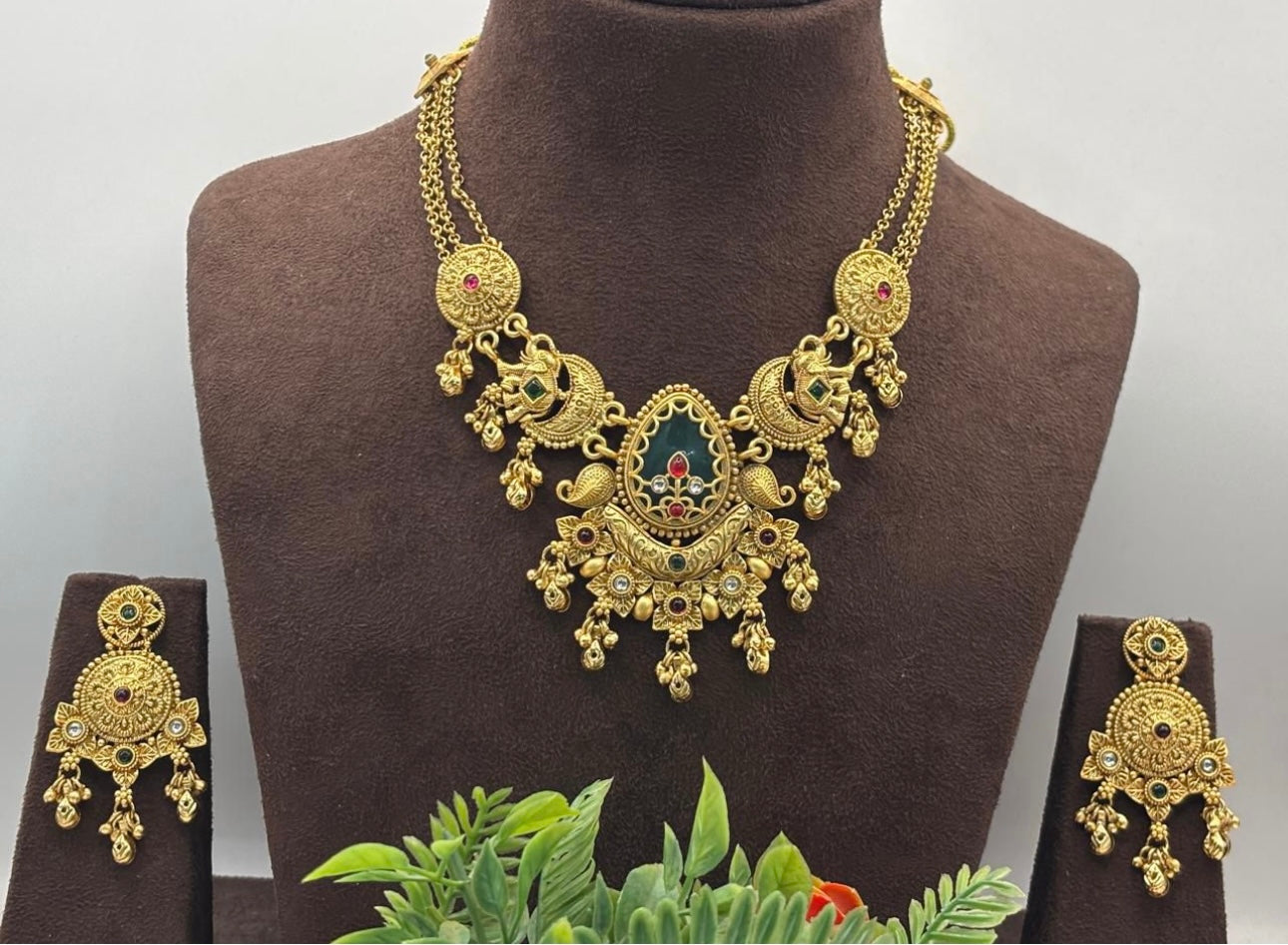Traditional Antique Gold Plated Choker Jewelry Set for Women in Germany (Onam Special)