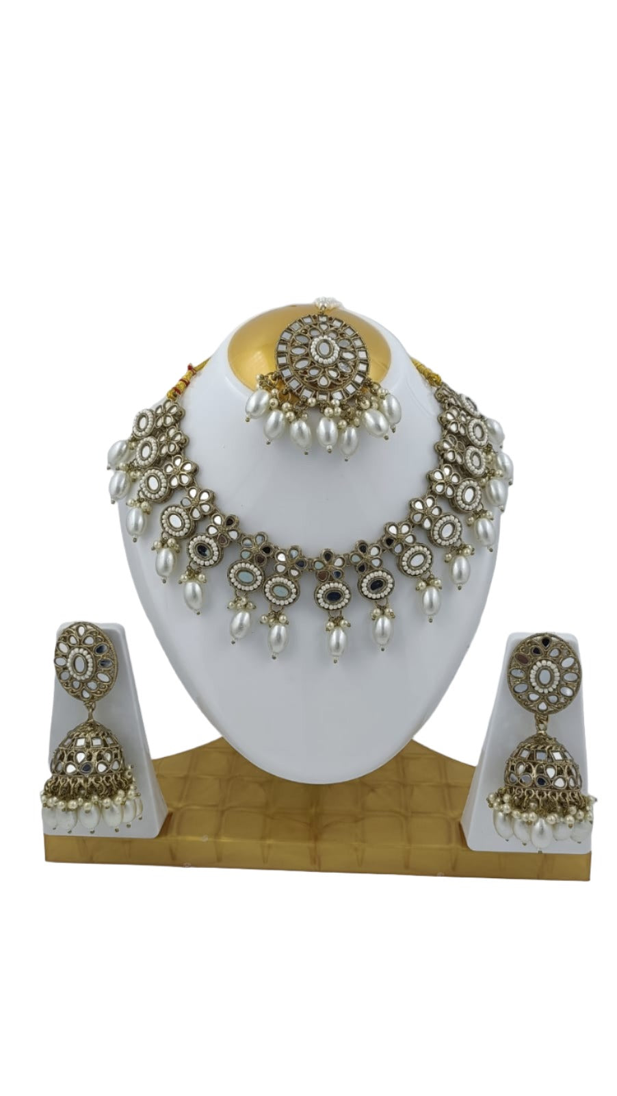 Mirror Necklace earring with Mangtika in Hamburg