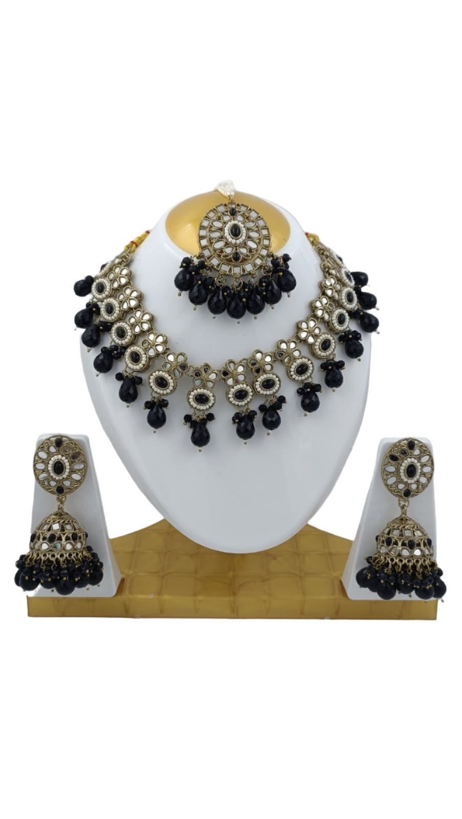 Mirror Necklace earring with Mangtika in Hamburg