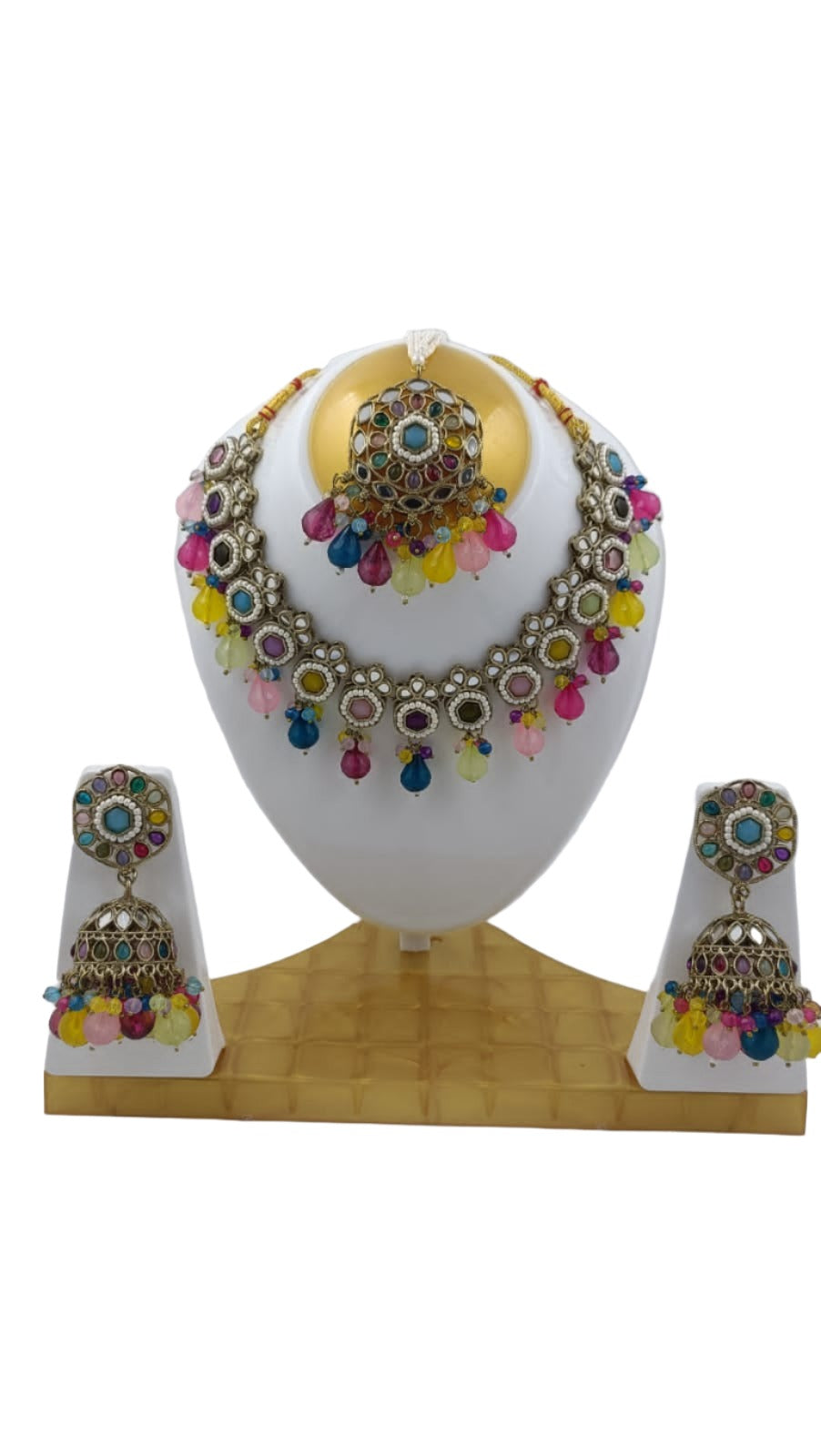 Mirror Necklace with Earring and Mangtika in Hamburg