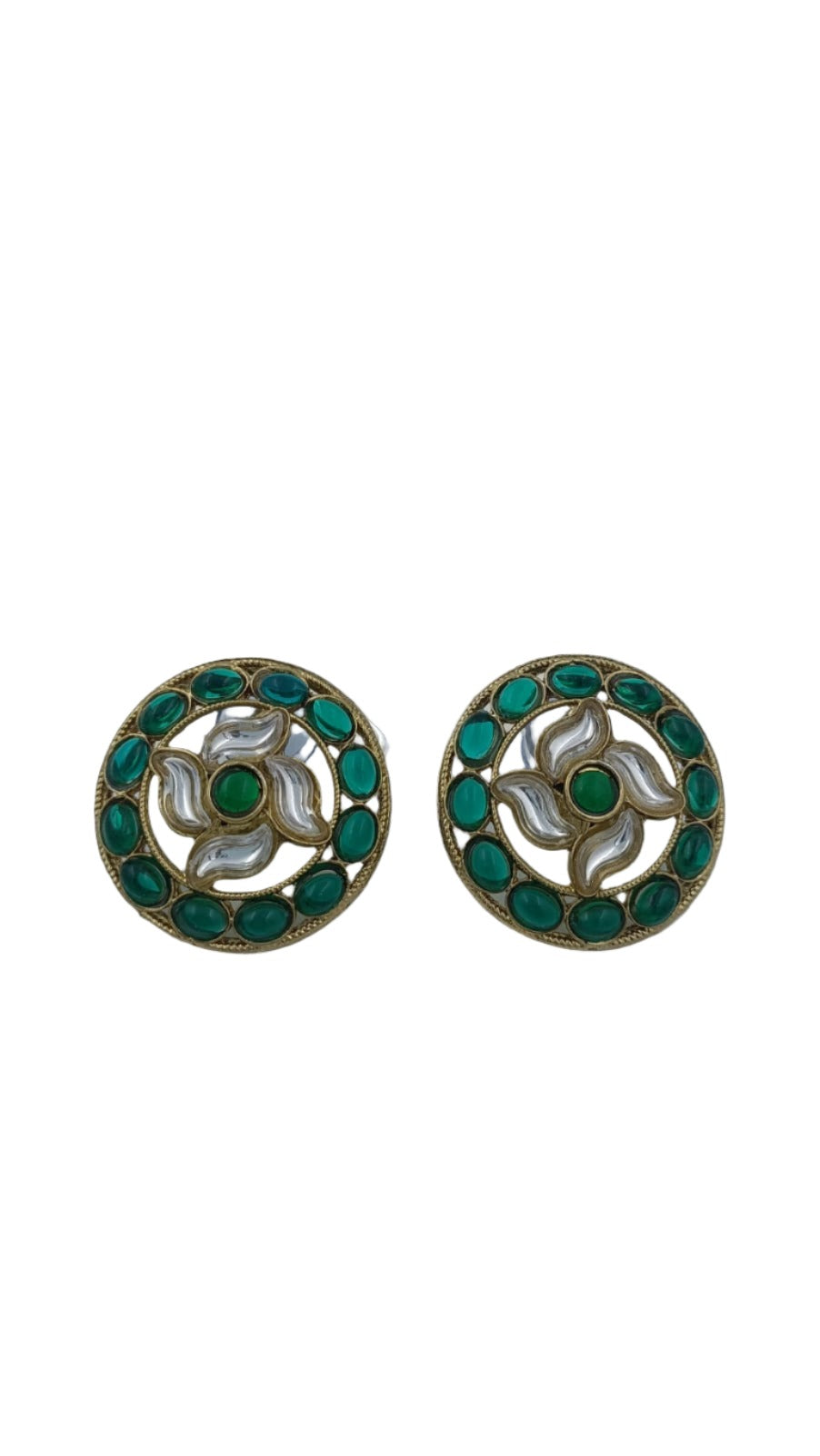 Kundan Stud Earring in Hamburg