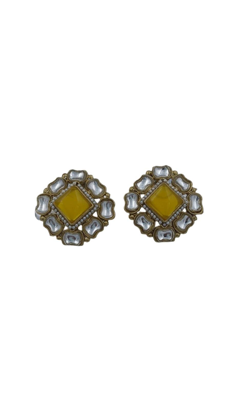 Kundan Stud Earring in Munich
