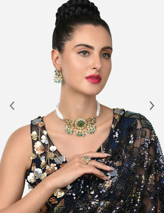 Gold-Toned & Green Alloy Gold - Plated Kundan - Studded Jewellery Set