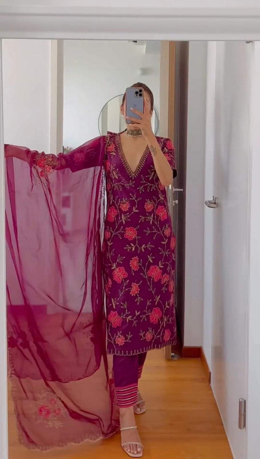 Pakistani Suit On heavy Organza Silk febric with inner and Thred with Sequence work