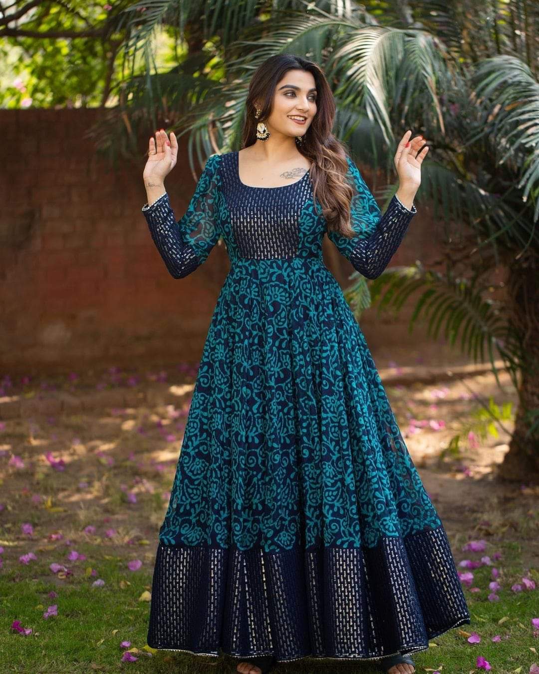 Pakistani Suit On havy Faux Georgette fabric with inner and Digital Print with Thread and Sequnce work