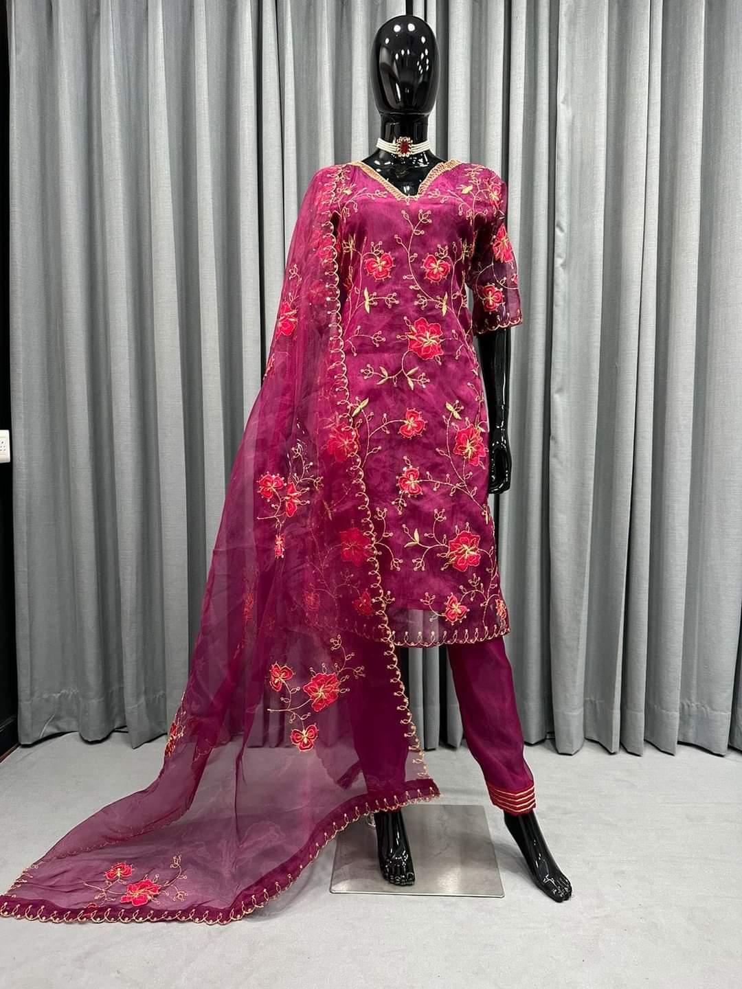Pakistani Suit On heavy Organza Silk febric with inner and Thred with Sequence work