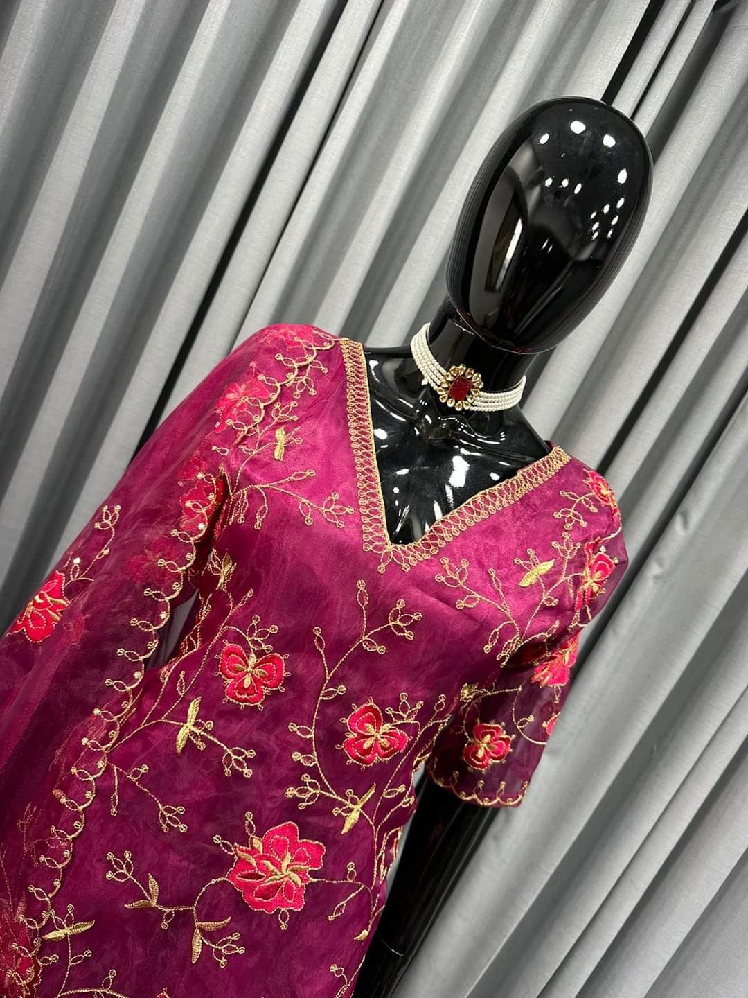 Pakistani Suit On heavy Organza Silk febric with inner and Thred with Sequence work