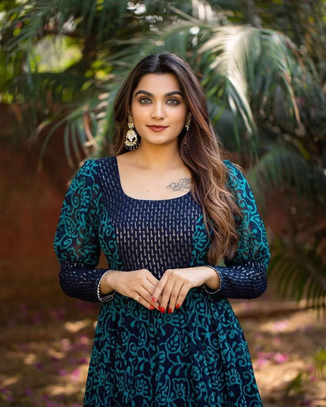Pakistani Suit On havy Faux Georgette fabric with inner and Digital Print with Thread and Sequnce work