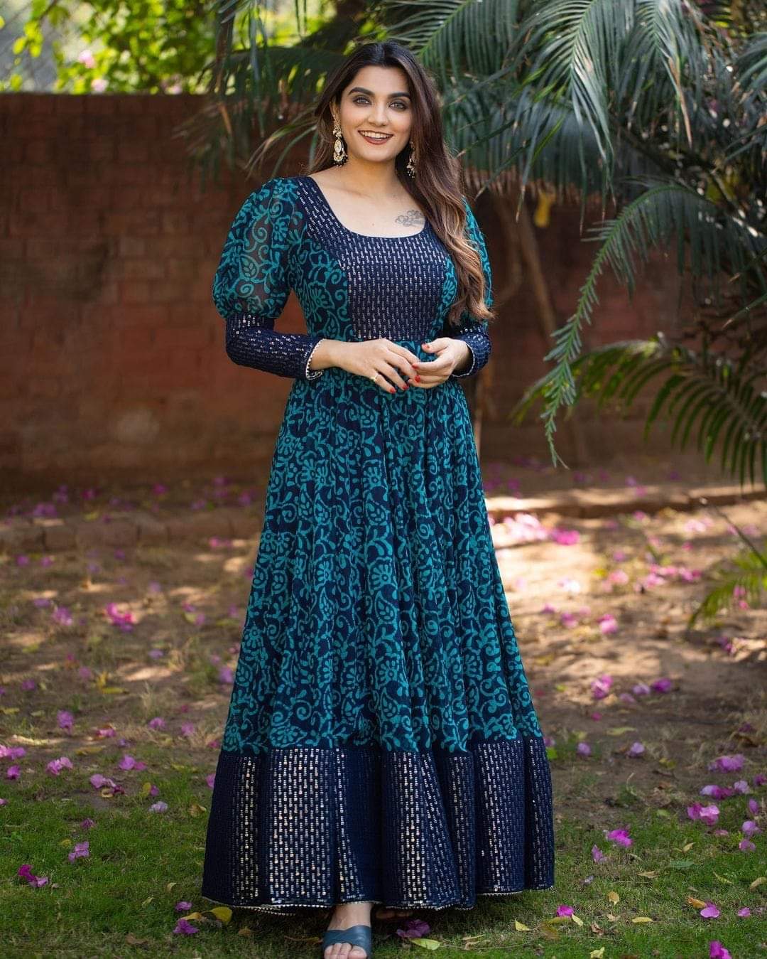 Pakistani Suit On havy Faux Georgette fabric with inner and Digital Print with Thread and Sequnce work