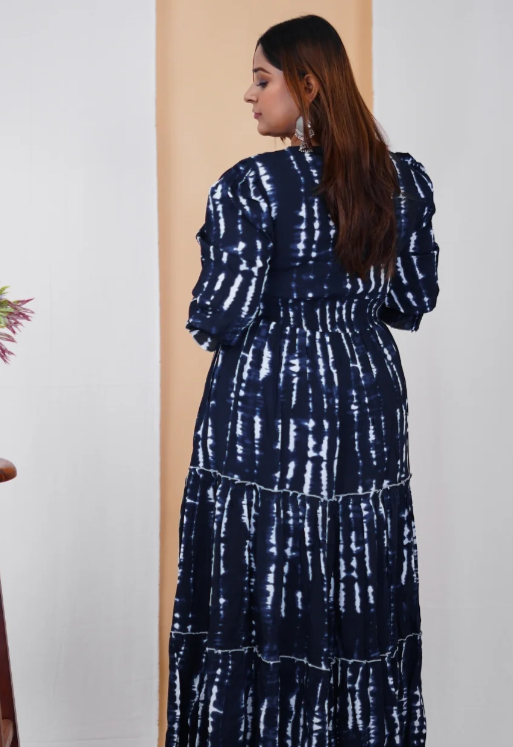 WOMEN'S PLUS SIZE NAVY BLUE V-NECK TIE DYE MAXI DRESS IN BERLIN