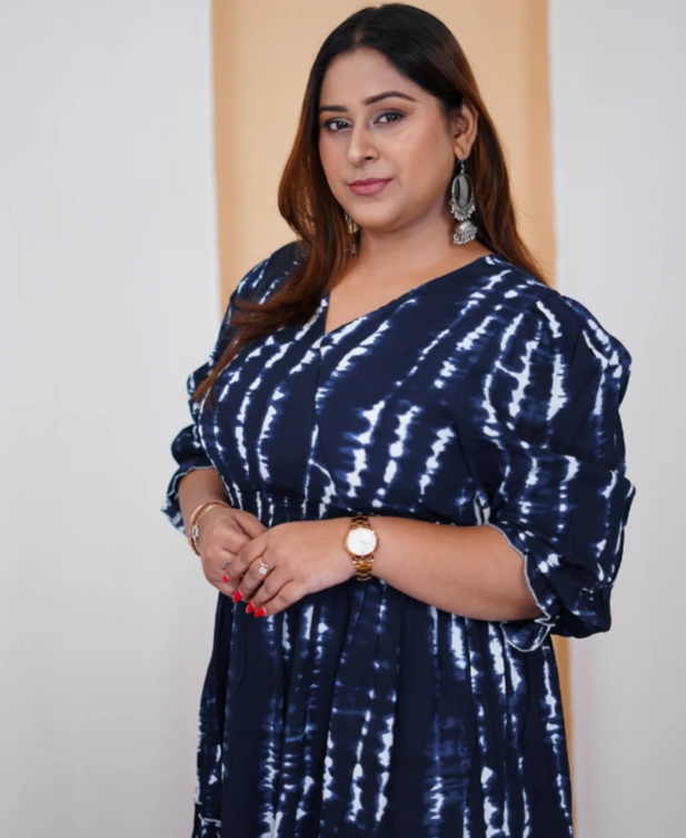 WOMEN'S PLUS SIZE NAVY BLUE V-NECK TIE DYE MAXI DRESS IN BERLIN