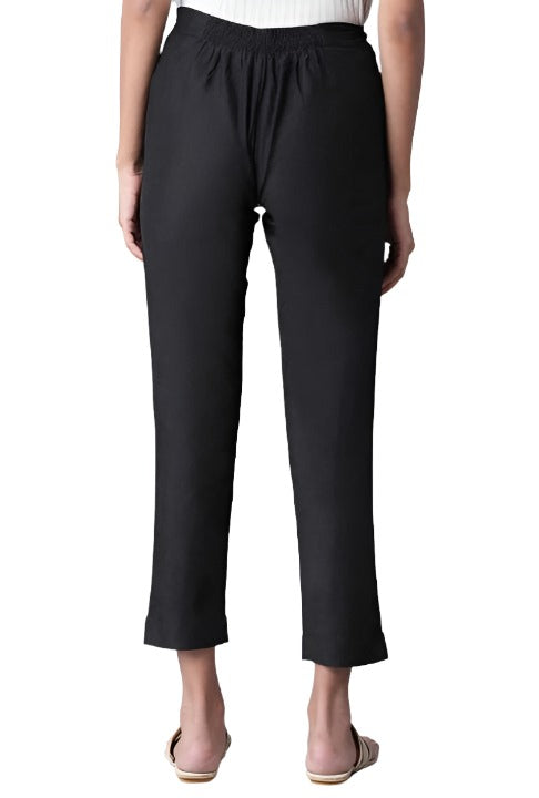 Black Slim Pants in Berlin