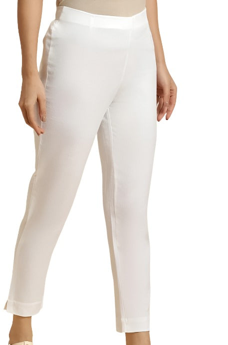 Ecru Solid Cotton Flax Slim Pants in Germany