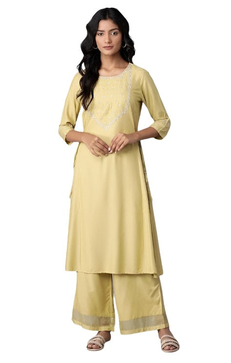 Green Solid Panelled A-line kurta in Munich
