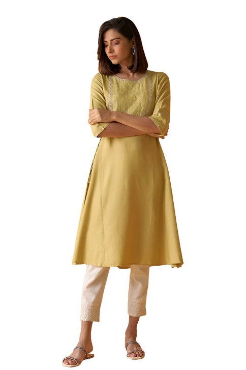 Green Solid Panelled A-line kurta in Munich