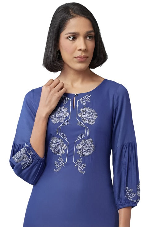 Cobalt Blue Embroidered kurta in Berlin