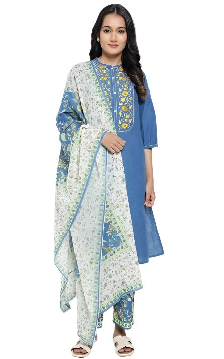 Blue Embroidered kurta Set in Berlin