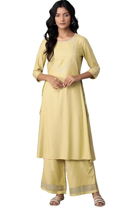 Green Solid Panelled A-line kurta in Berlin