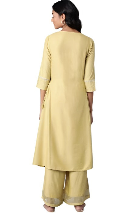 Green Solid Panelled A-line kurta in Berlin