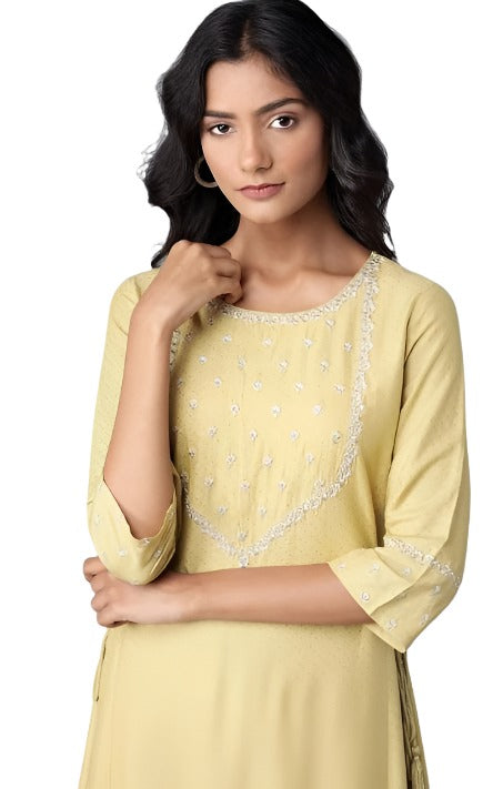 Green Solid Panelled A-line kurta in Berlin